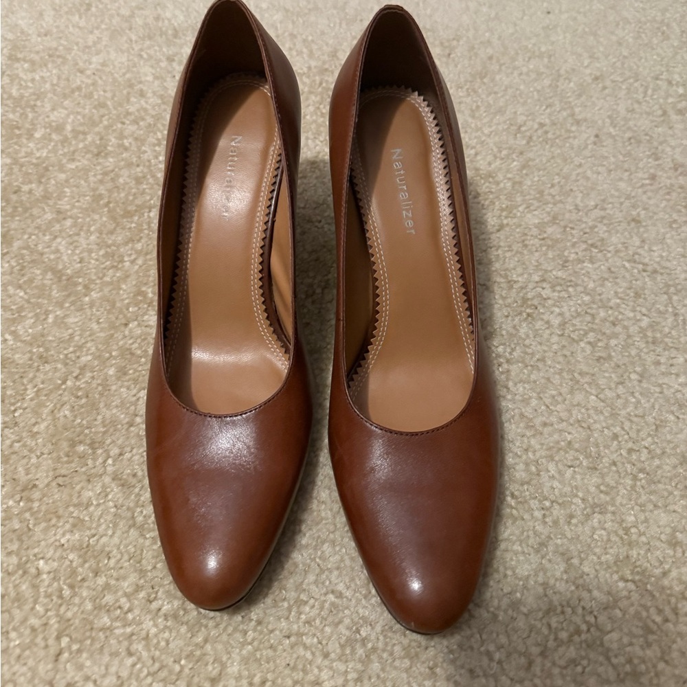 Naturalizer Women's Tan Heels